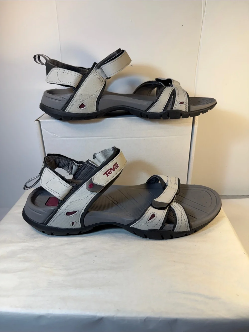 Teva women’s Gray and Black Outdoor Sport Sandals